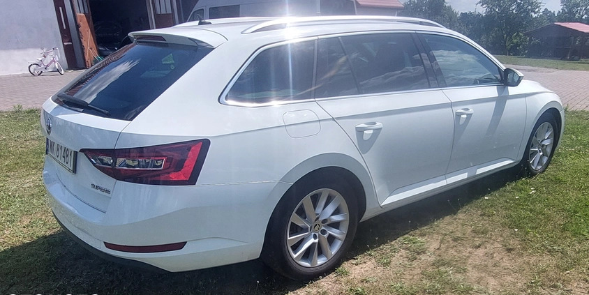 Skoda Superb cena 63000 przebieg: 192000, rok produkcji 2016 z Warszawa małe 254